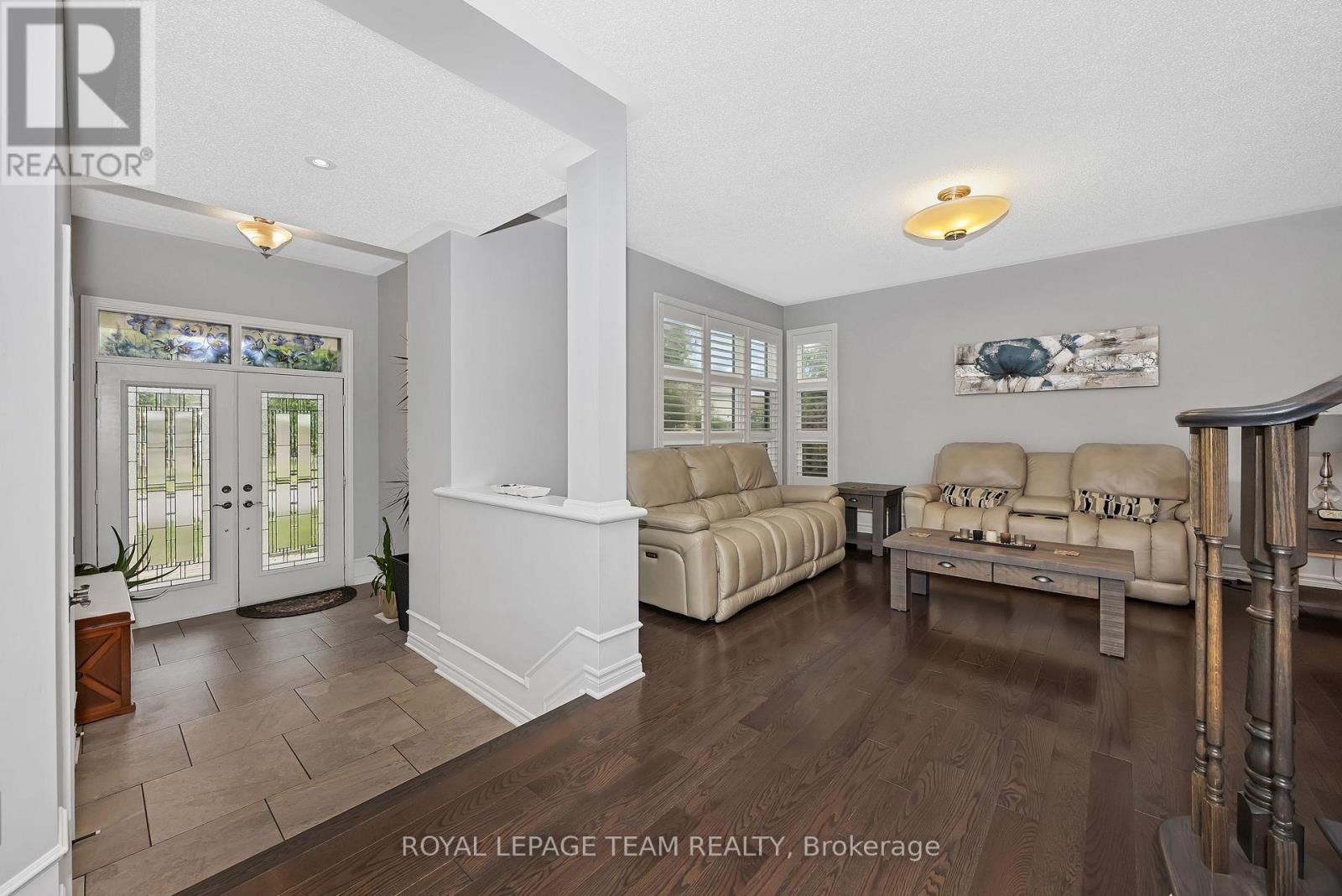 51 Bridle Crest Court, Ottawa, Ontario  K2M 0H5 - Photo 4 - X12673892