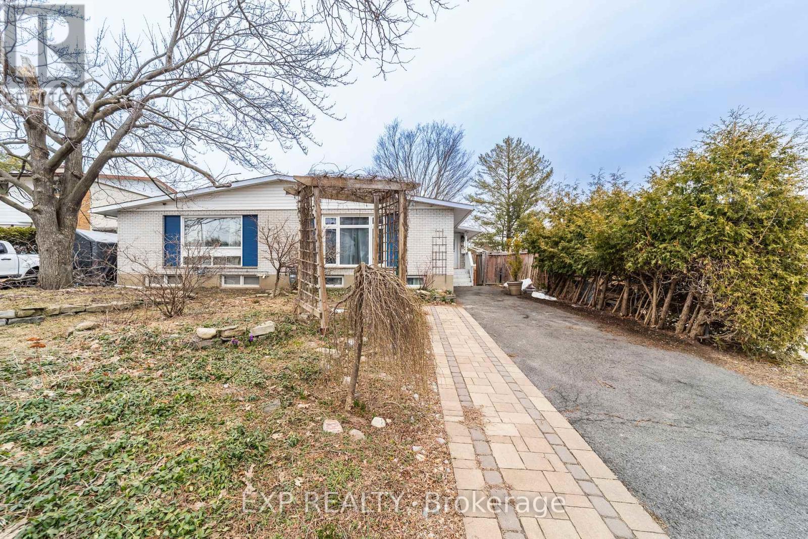 21 SOUTHVIEW CRESCENT, Ottawa, Ontario