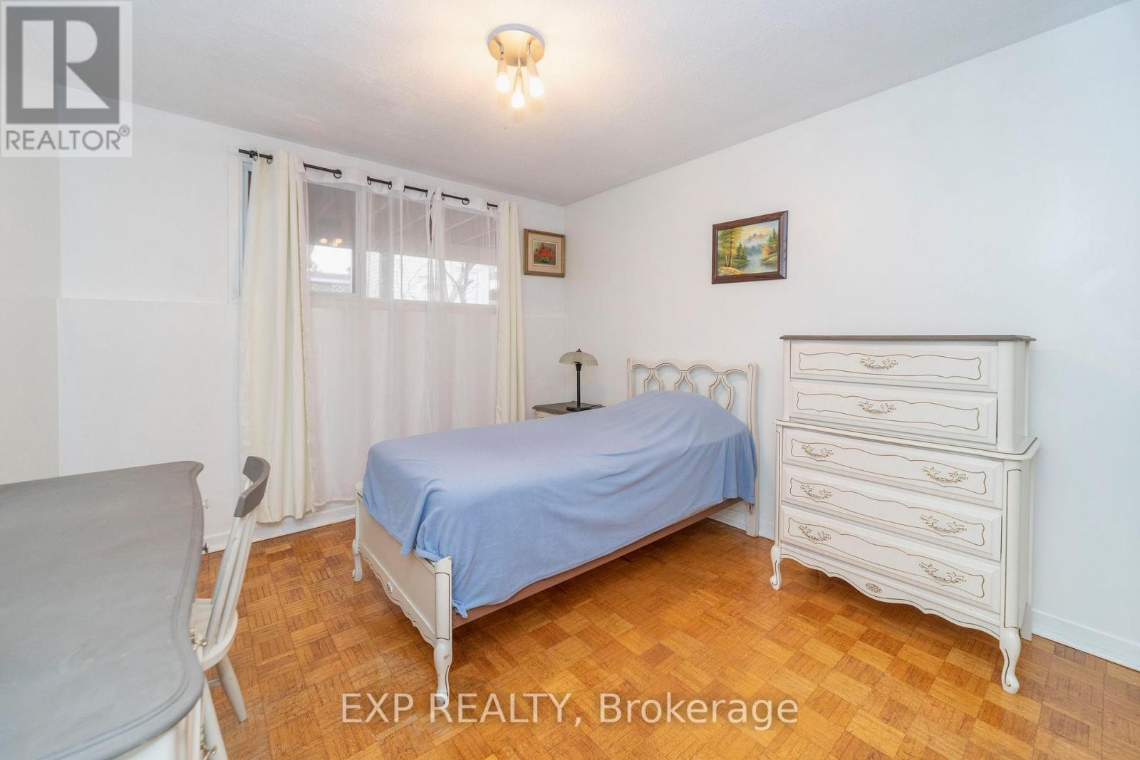 21 Southview Crescent, Ottawa, Ontario  K2E 5R4 - Photo 17 - X12673970