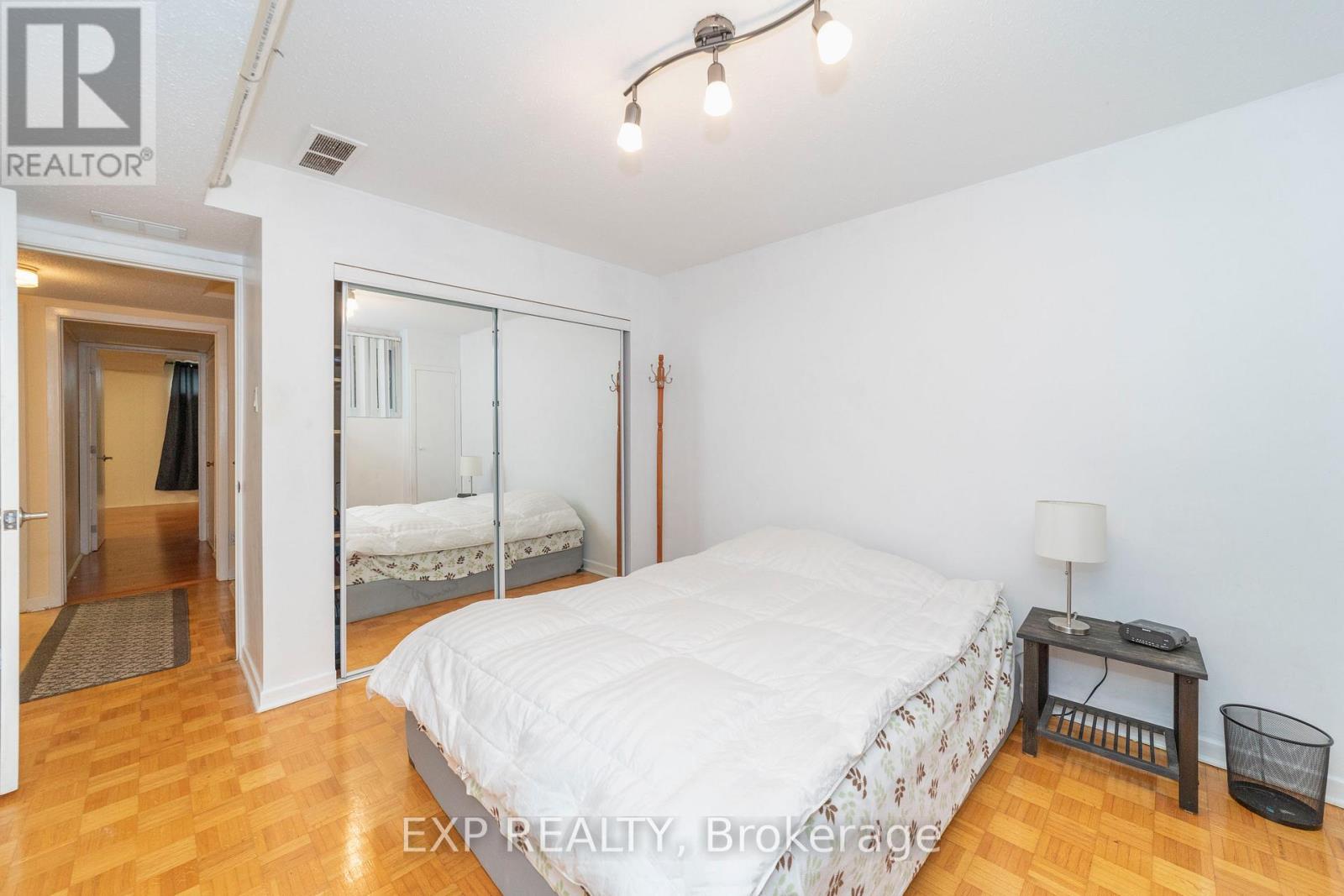 21 Southview Crescent, Ottawa, Ontario  K2E 5R4 - Photo 19 - X12673970