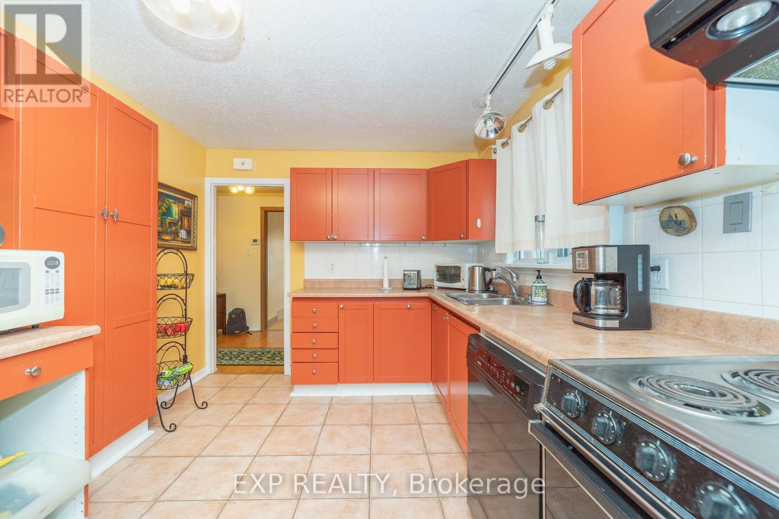 21 Southview Crescent, Ottawa, Ontario  K2E 5R4 - Photo 9 - X12673970