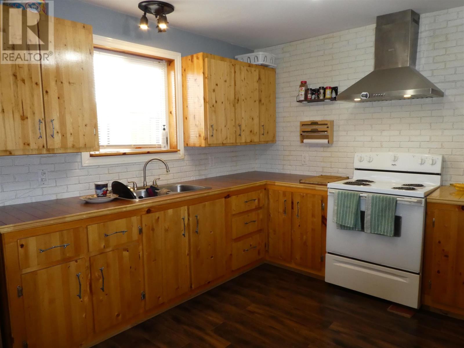 300 Second Ave Sw, Geraldton, Ontario  P0T 1M0 - Photo 5 - TB252200