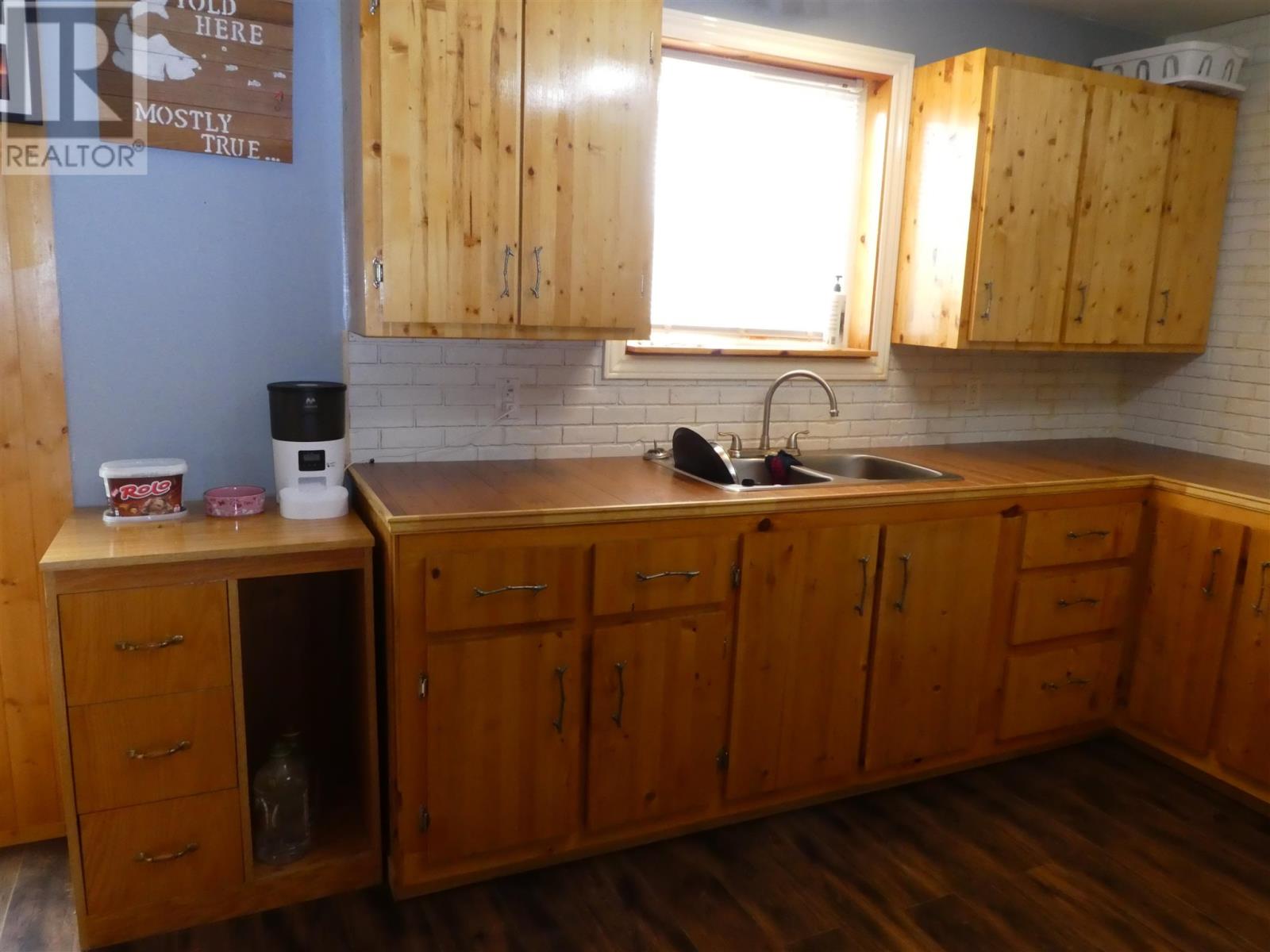 300 Second Ave Sw, Geraldton, Ontario  P0T 1M0 - Photo 7 - TB252200