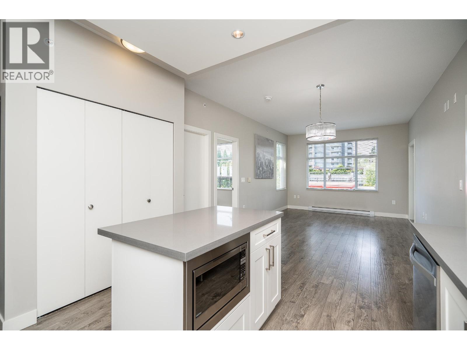 2410 963 Charland Avenue, Coquitlam, British Columbia  V3K 0E2 - Photo 2 - R3077124