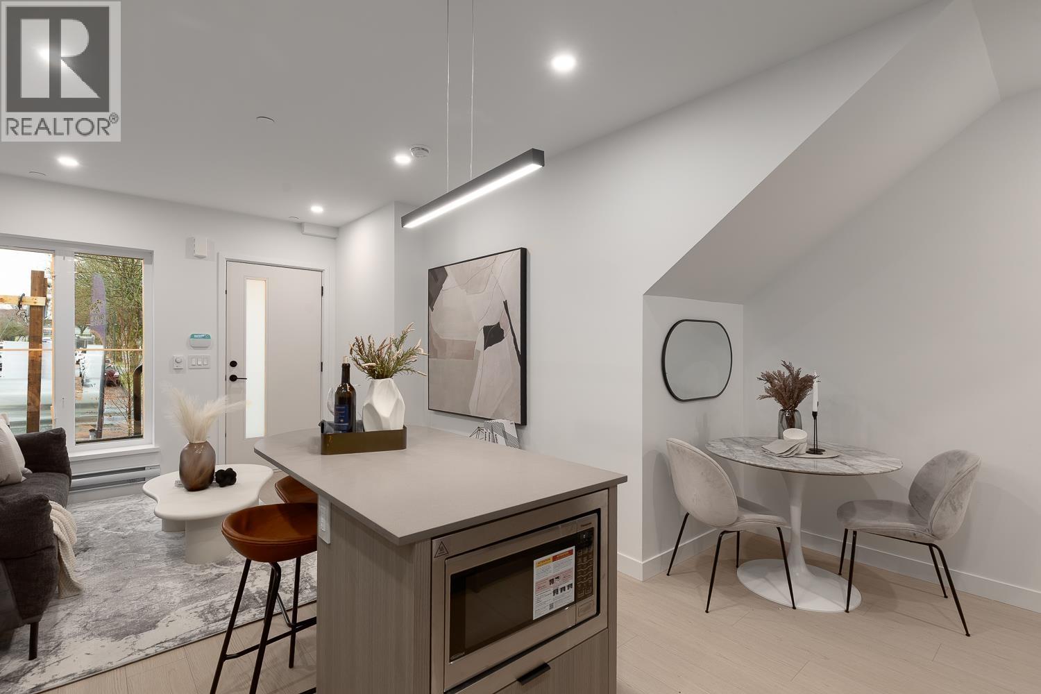 201 2329 E 34th Avenue, Vancouver, British Columbia  V5R 2S6 - Photo 4 - R3077125