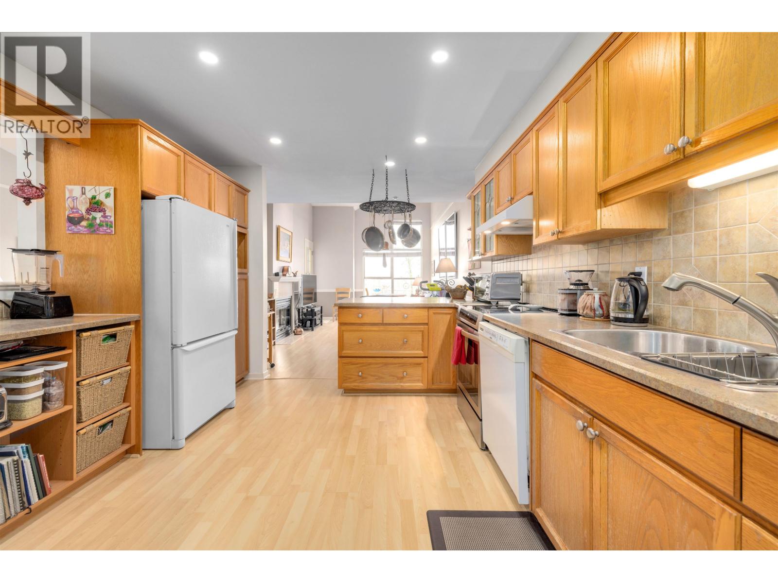 24 323 Governors Court, New Westminster, British Columbia  V3L 5S6 - Photo 10 - R3077135