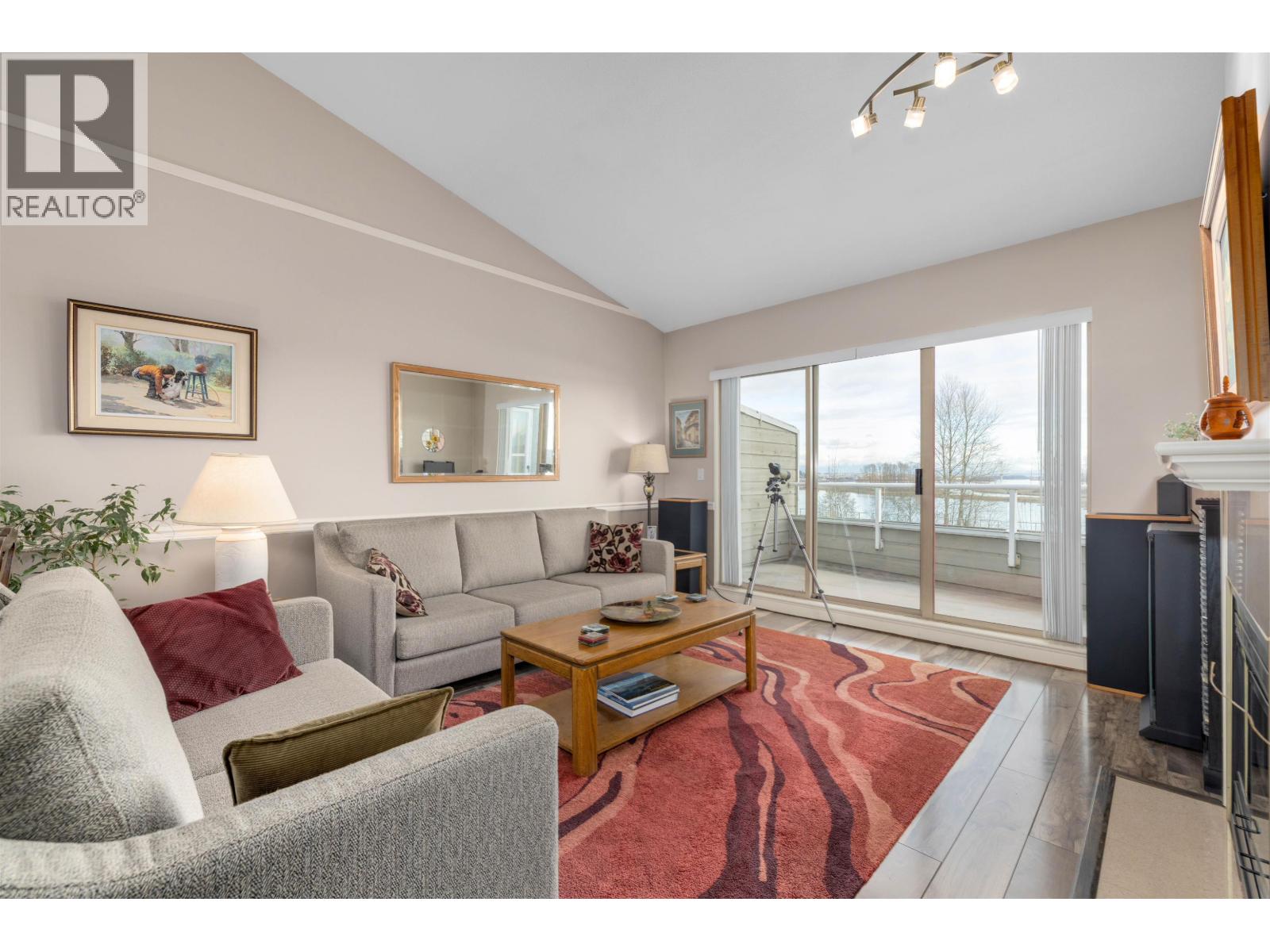 24 323 Governors Court, New Westminster, British Columbia  V3L 5S6 - Photo 4 - R3077135