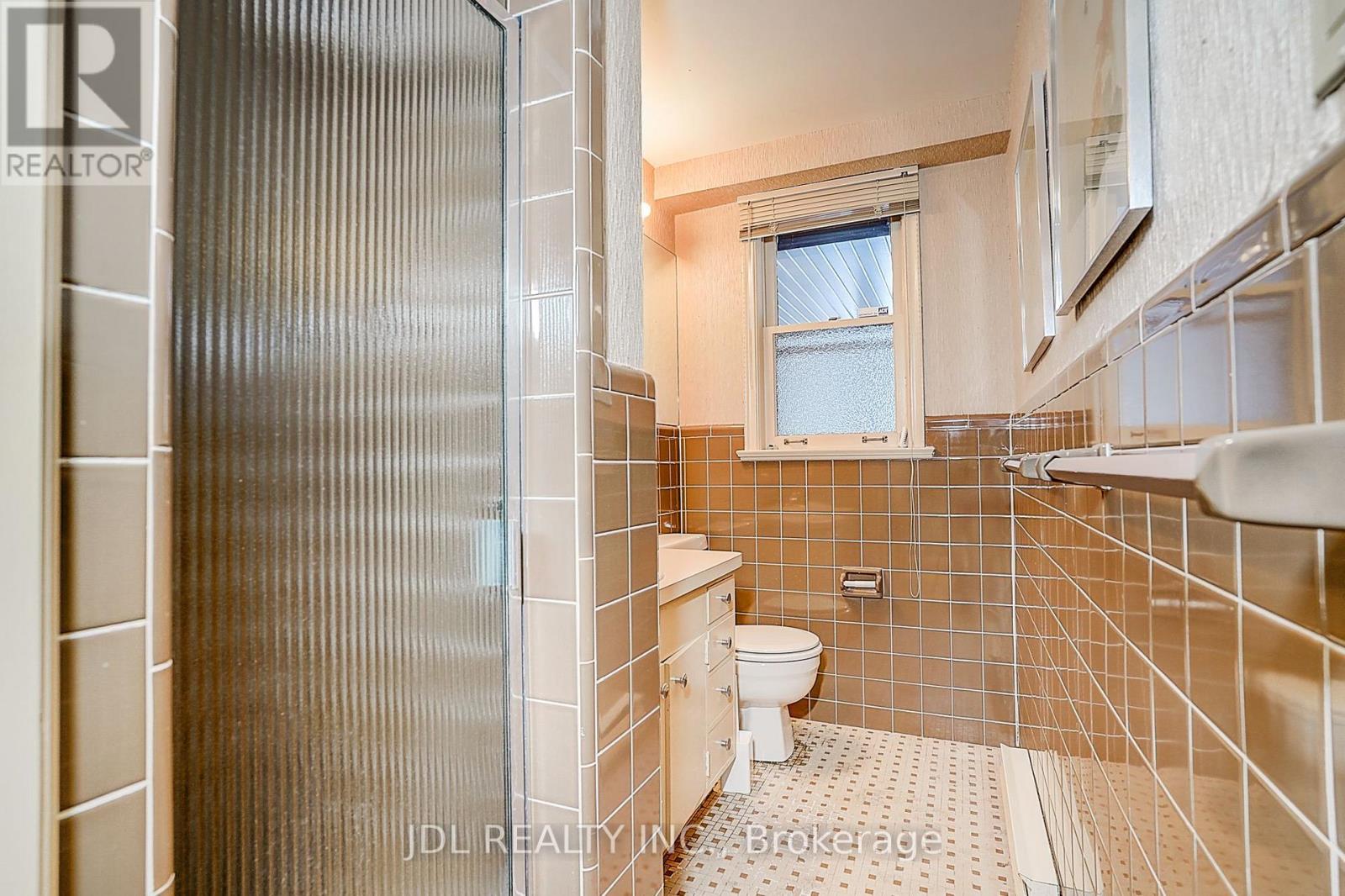 87 Munro Boulevard, Toronto, Ontario  M2P 1C5 - Photo 32 - C12673908