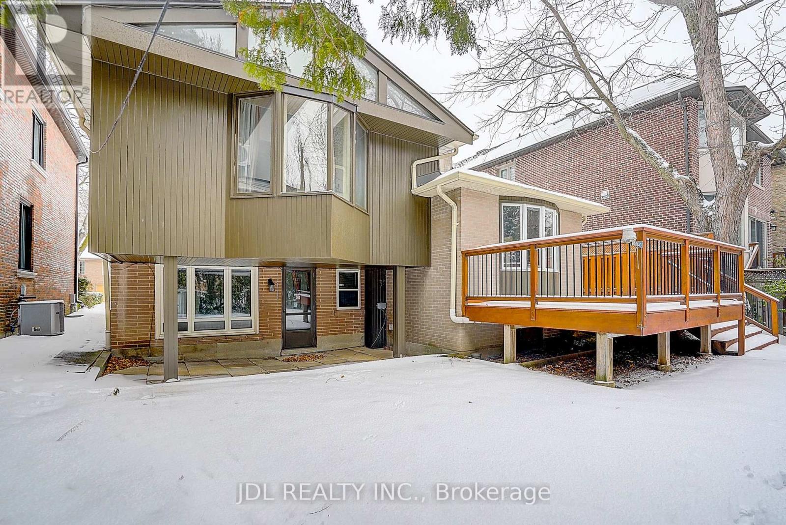 87 Munro Boulevard, Toronto, Ontario  M2P 1C5 - Photo 41 - C12673908