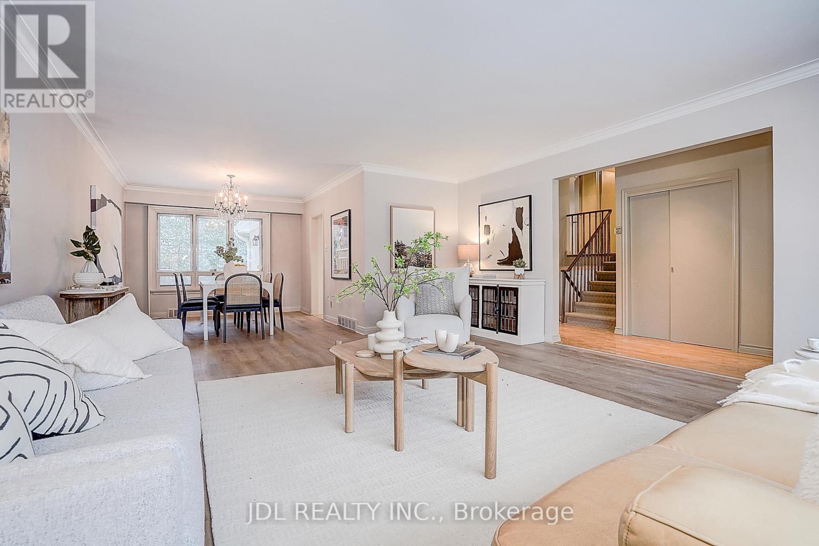 87 Munro Boulevard, Toronto, Ontario  M2P 1C5 - Photo 7 - C12673908