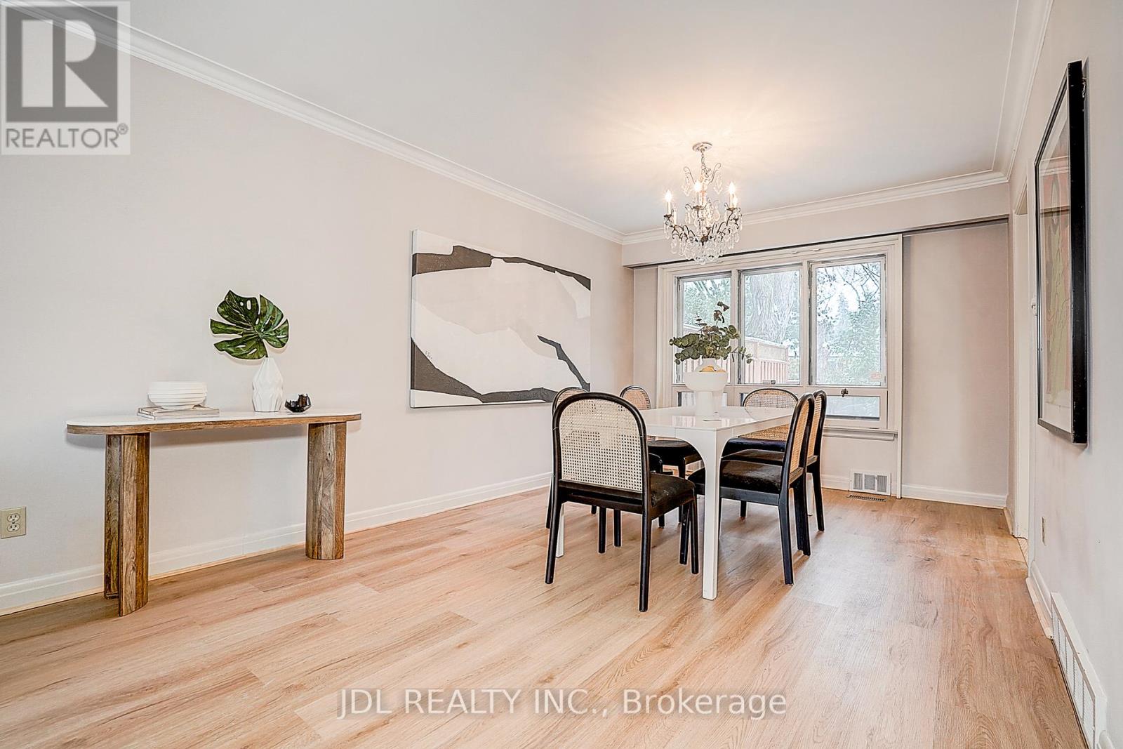 87 Munro Boulevard, Toronto, Ontario  M2P 1C5 - Photo 9 - C12673908