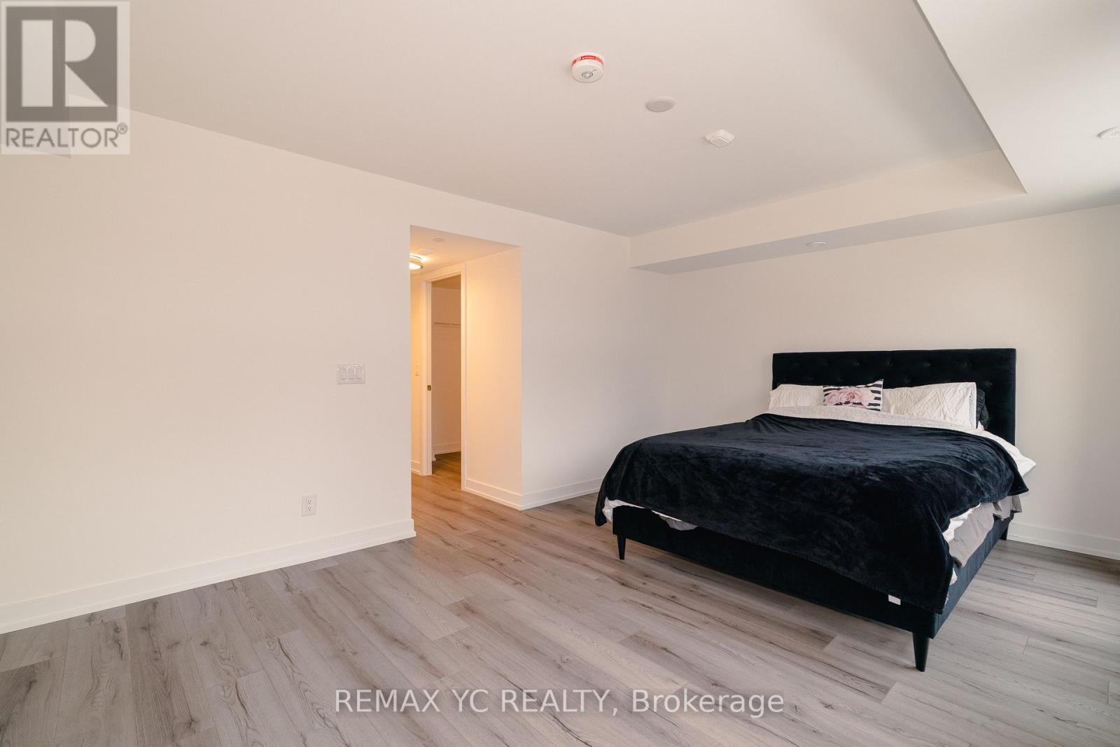 Th20 - 851 Sheppard Avenue W, Toronto, Ontario  M3H 0G2 - Photo 15 - C12673976