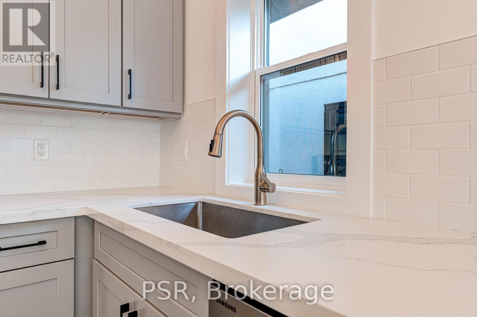 Upper - 87 Hammersmith Avenue, Toronto, Ontario  M4E 2W3 - Photo 11 - E12673984