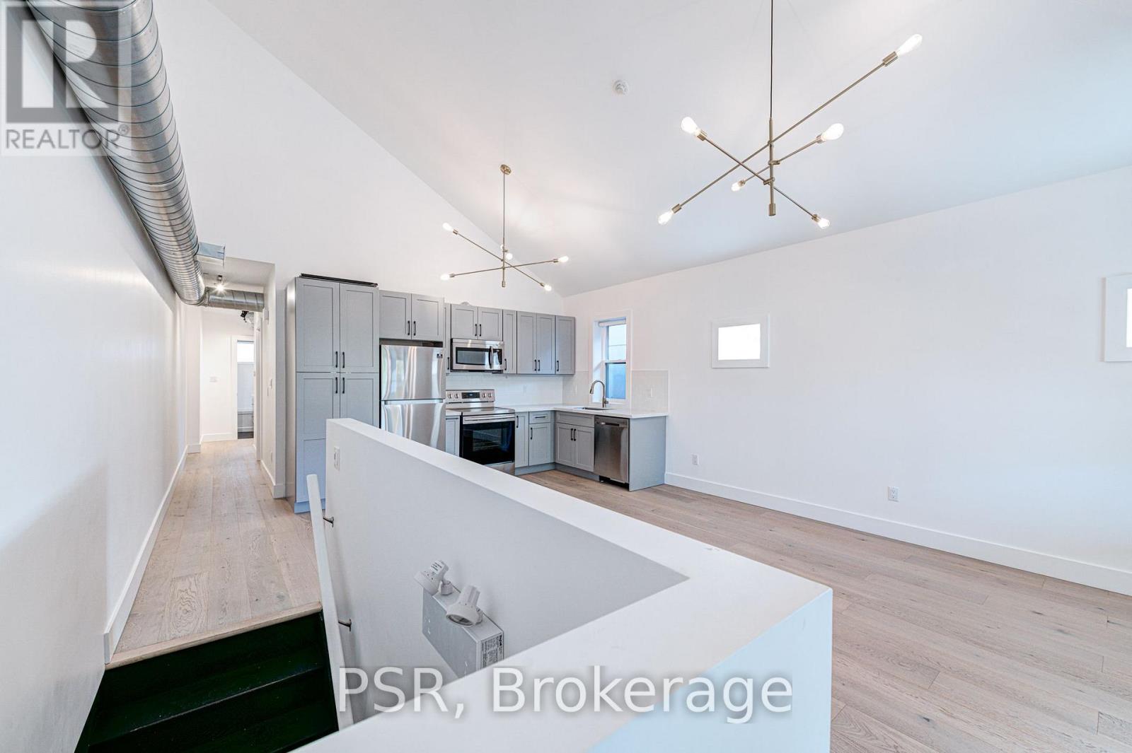 Upper - 87 Hammersmith Avenue, Toronto, Ontario  M4E 2W3 - Photo 13 - E12673984