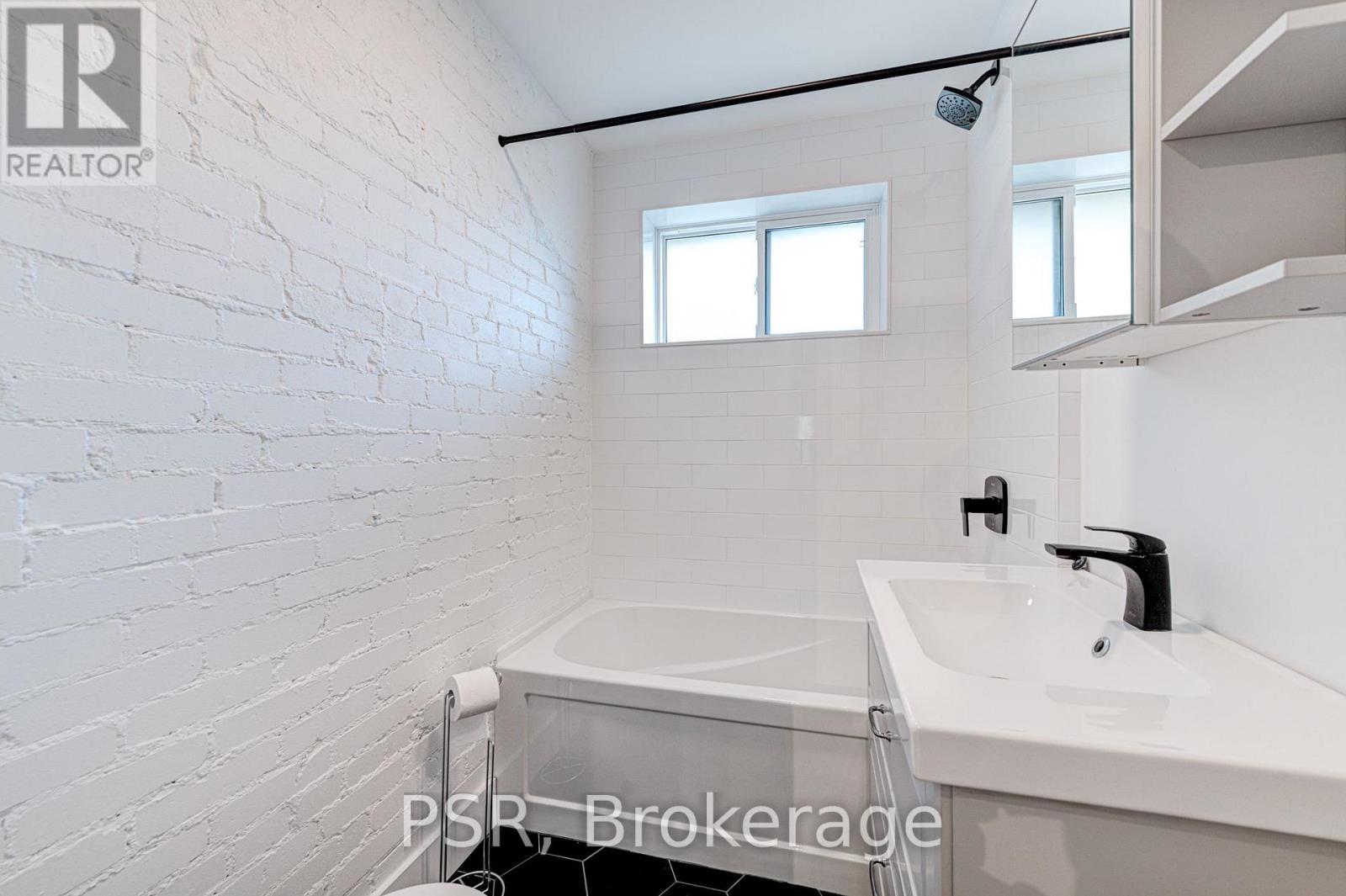 Upper - 87 Hammersmith Avenue, Toronto, Ontario  M4E 2W3 - Photo 16 - E12673984