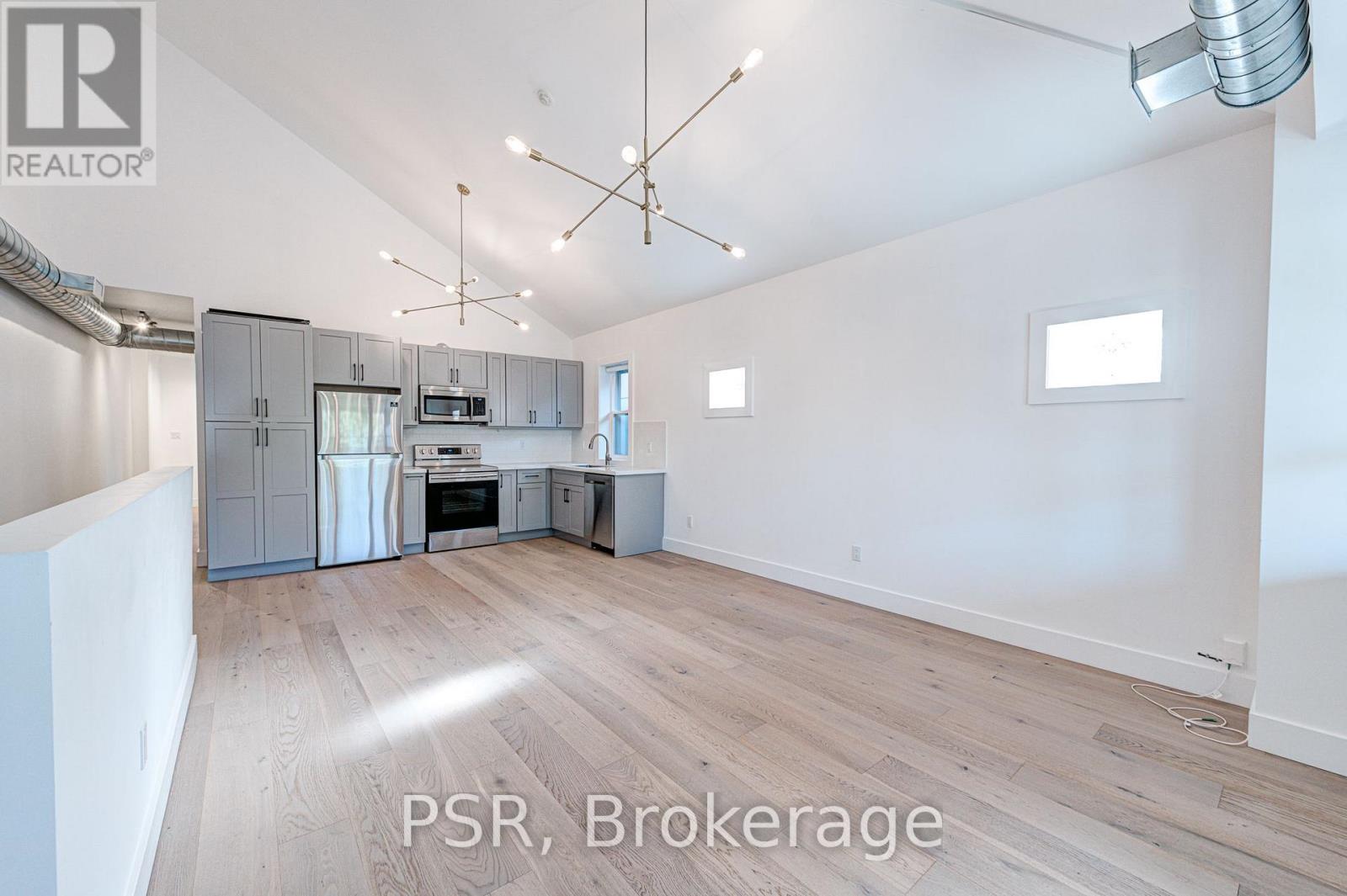 Upper - 87 Hammersmith Avenue, Toronto, Ontario  M4E 2W3 - Photo 4 - E12673984