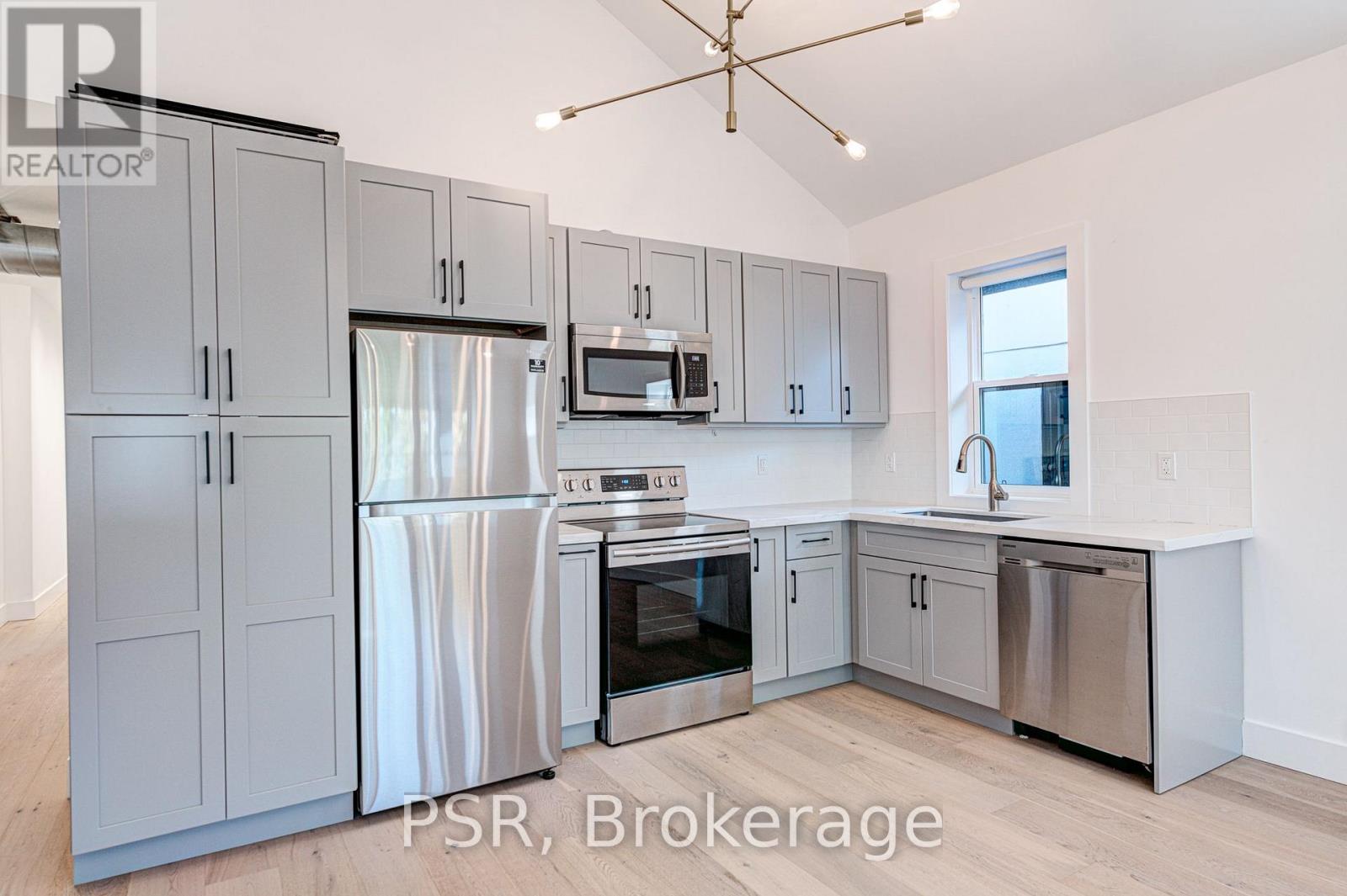 Upper - 87 Hammersmith Avenue, Toronto, Ontario  M4E 2W3 - Photo 6 - E12673984