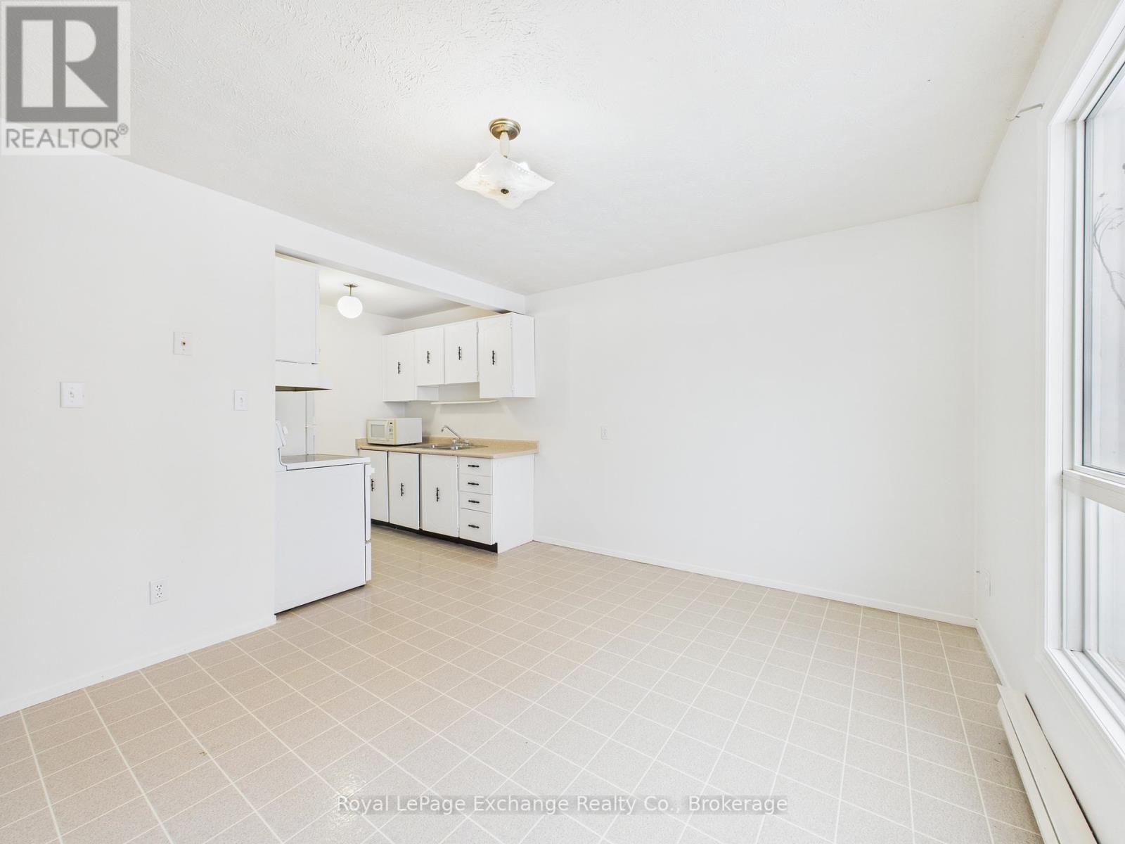 755 Walsh Street, Kincardine, Ontario N2Z 1R2 - Photo 6 - X12606824