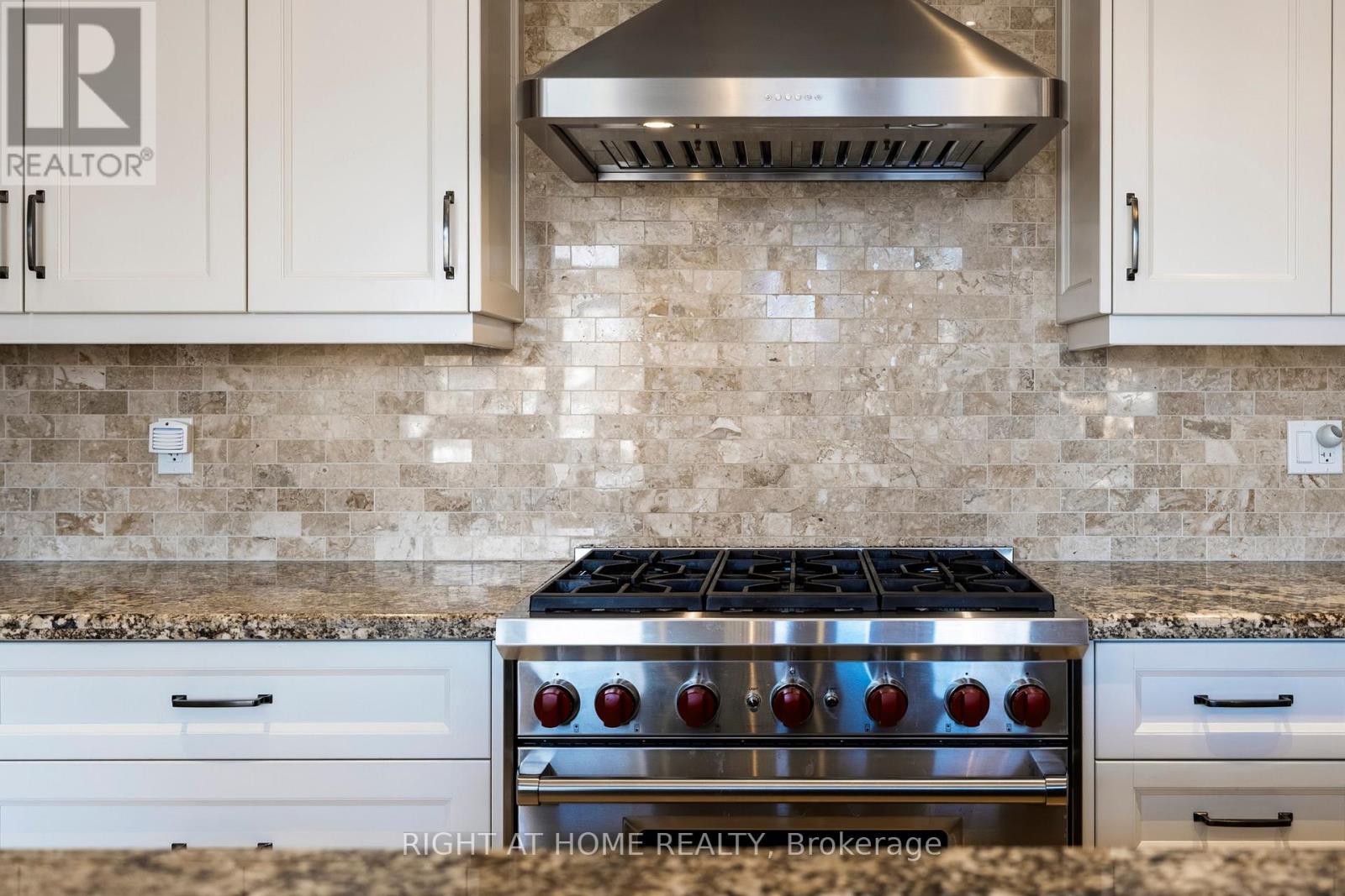 131 Robert Berry Crescent, King, Ontario  L7B 0M3 - Photo 12 - N12673890