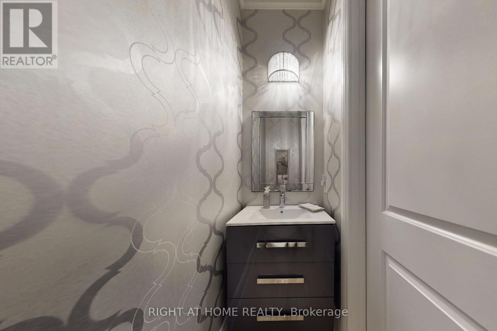 131 Robert Berry Crescent, King, Ontario  L7B 0M3 - Photo 19 - N12673890