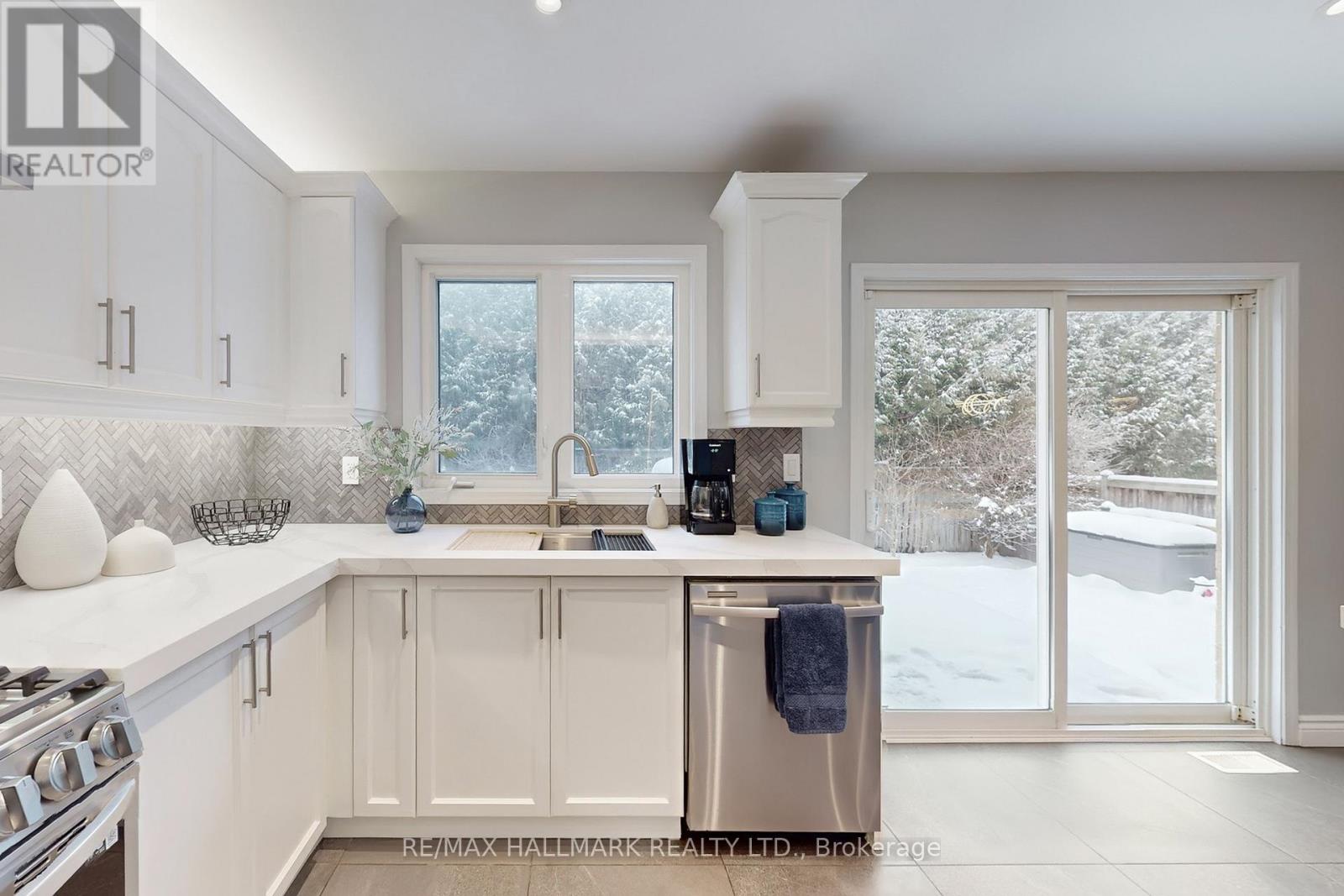 51 Cliff Gunn Road, Newmarket, Ontario  L3X 3J7 - Photo 18 - N12673974