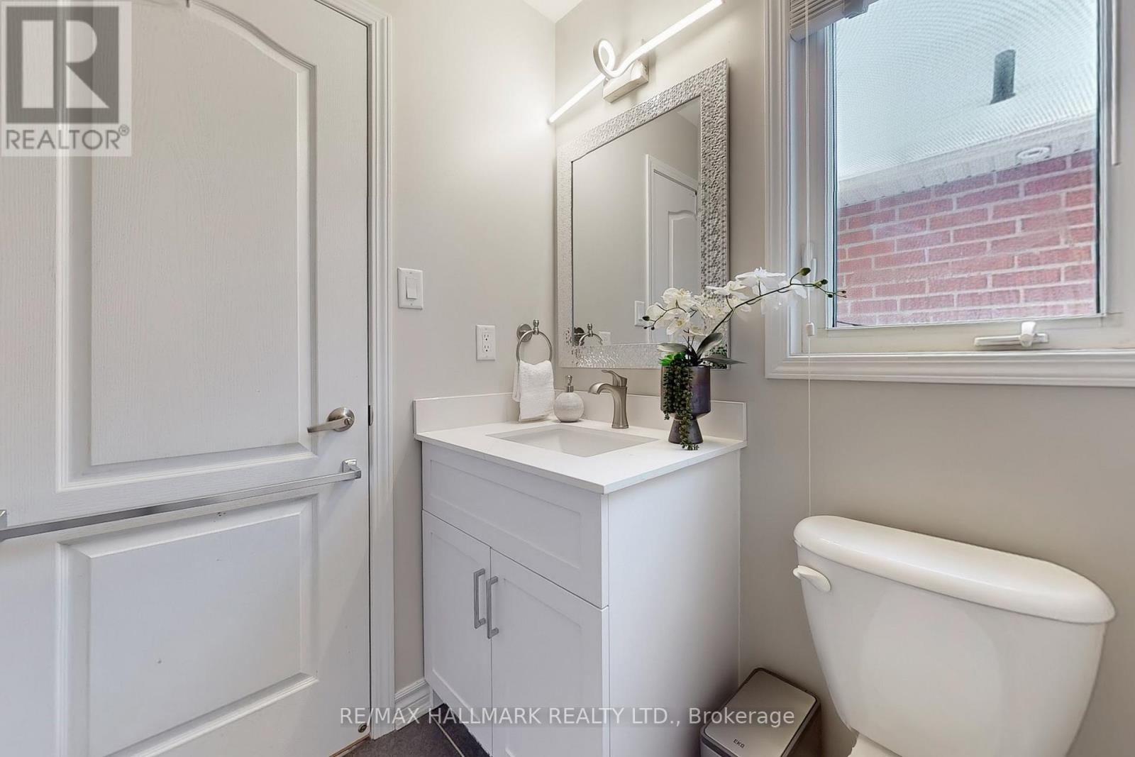 51 Cliff Gunn Road, Newmarket (Woodland Hill), Ontario  L3X 3J7 - Photo 47 - N12673974