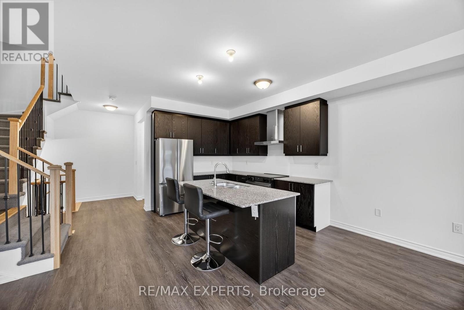 6 Wyn Wood Lane, Orillia, Ontario  L3V 8P6 - Photo 7 - S12673912