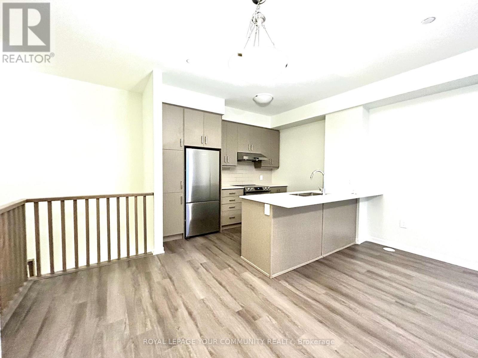 76 - 39 Honeycrisp Crescent, Vaughan, Ontario  L4K 0N5 - Photo 10 - N12673902