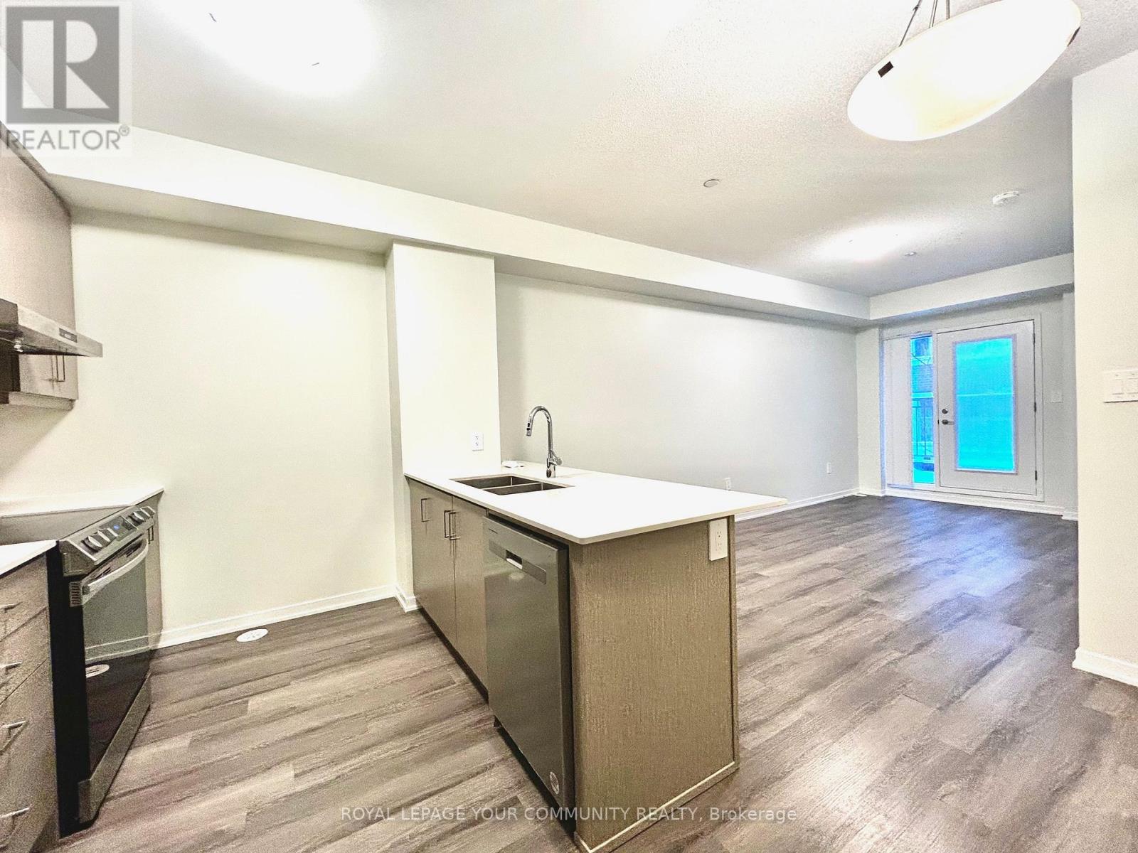 76 - 39 Honeycrisp Crescent, Vaughan, Ontario  L4K 0N5 - Photo 7 - N12673902