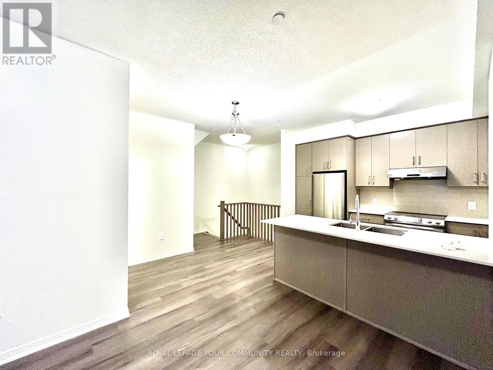 76 - 39 Honeycrisp Crescent, Vaughan, Ontario  L4K 0N5 - Photo 9 - N12673902