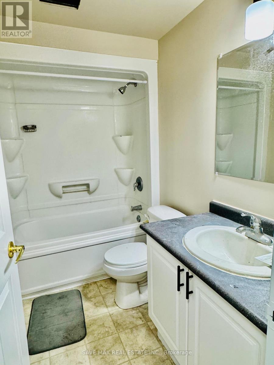 804 - 274 Erb Street W, Waterloo, Ontario  N2L 1W2 - Photo 16 - X12588506