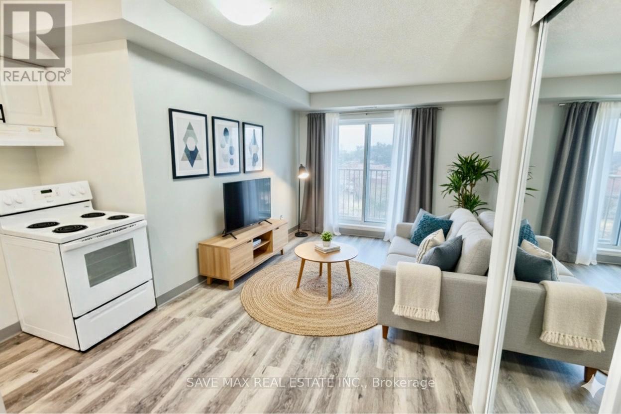 804 - 274 Erb Street W, Waterloo, Ontario  N2L 1W2 - Photo 4 - X12588506