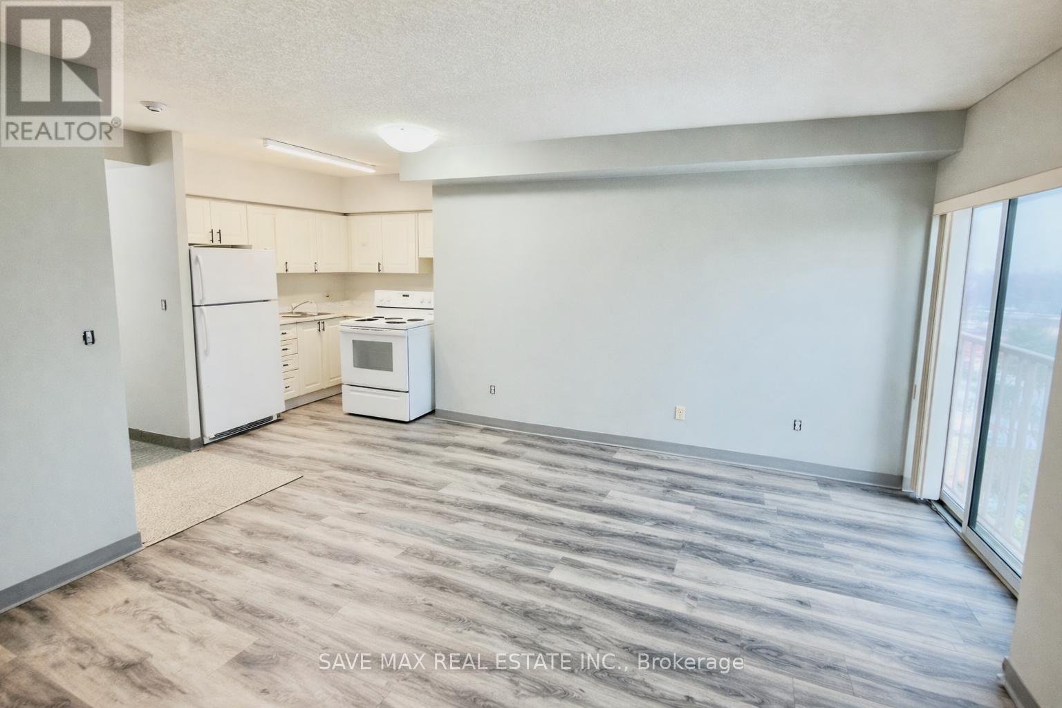 804 - 274 Erb Street W, Waterloo, Ontario  N2L 1W2 - Photo 9 - X12588506