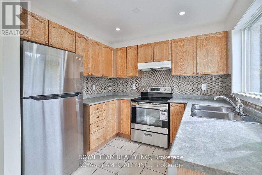 2439 Hollybrook Drive, Oakville, Ontario  L6M 4S8 - Photo 10 - W12673872