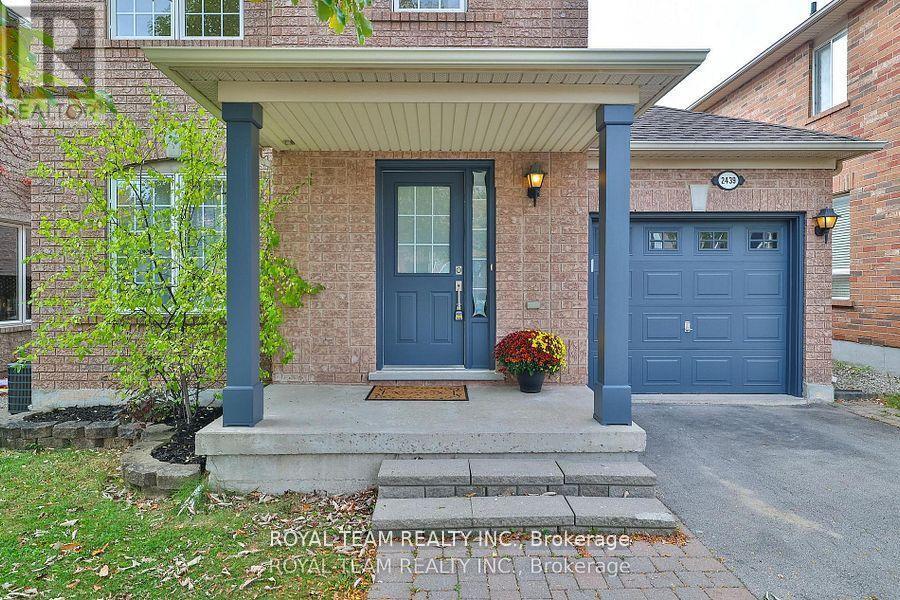 2439 Hollybrook Drive, Oakville, Ontario  L6M 4S8 - Photo 2 - W12673872