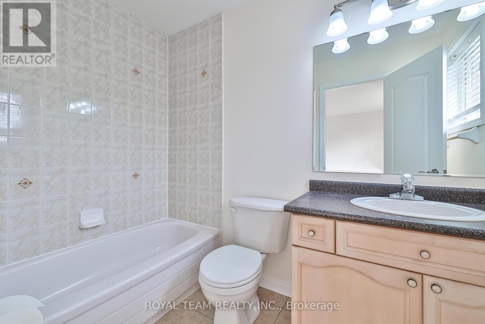 2439 Hollybrook Drive, Oakville, Ontario  L6M 4S8 - Photo 21 - W12673872