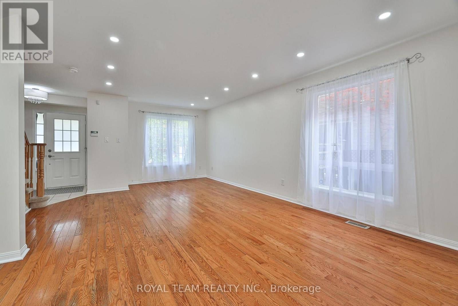 2439 Hollybrook Drive, Oakville, Ontario  L6M 4S8 - Photo 7 - W12673872