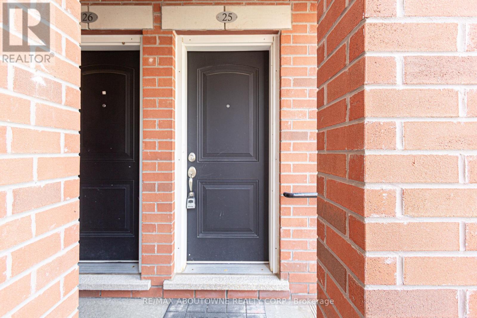 25 - 2480 Post Road, Oakville, Ontario  L6H 0G6 - Photo 3 - W12673876