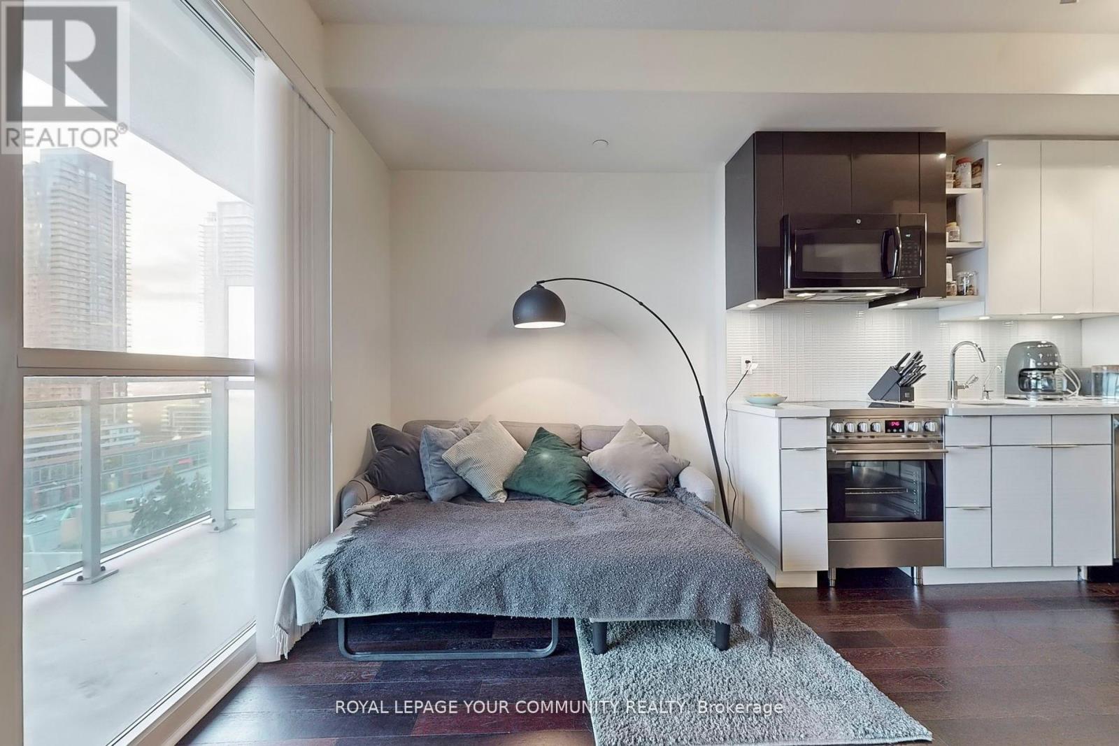 1202 - 33 Shore Breeze Drive, Toronto, Ontario  M8V 0G1 - Photo 4 - W12673918