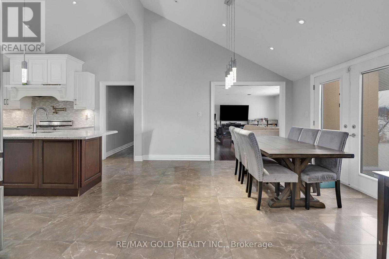 14199 Mclaughlin Road E, Caledon, Ontario  L7C 2B3 - Photo 10 - W12673926