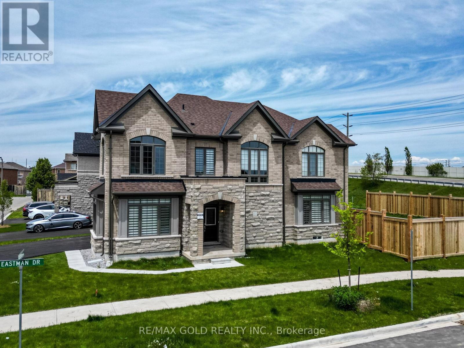 73 Eastman Drive N, Brampton, Ontario  L6X 5S5 - Photo 4 - W12673954