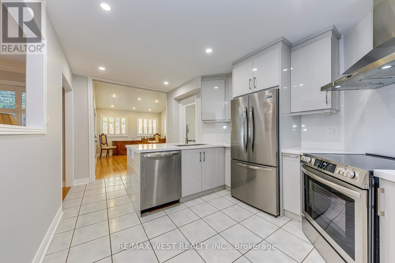 1397 Helen Court, Oakville, Ontario  L6L 6J9 - Photo 14 - W12673962