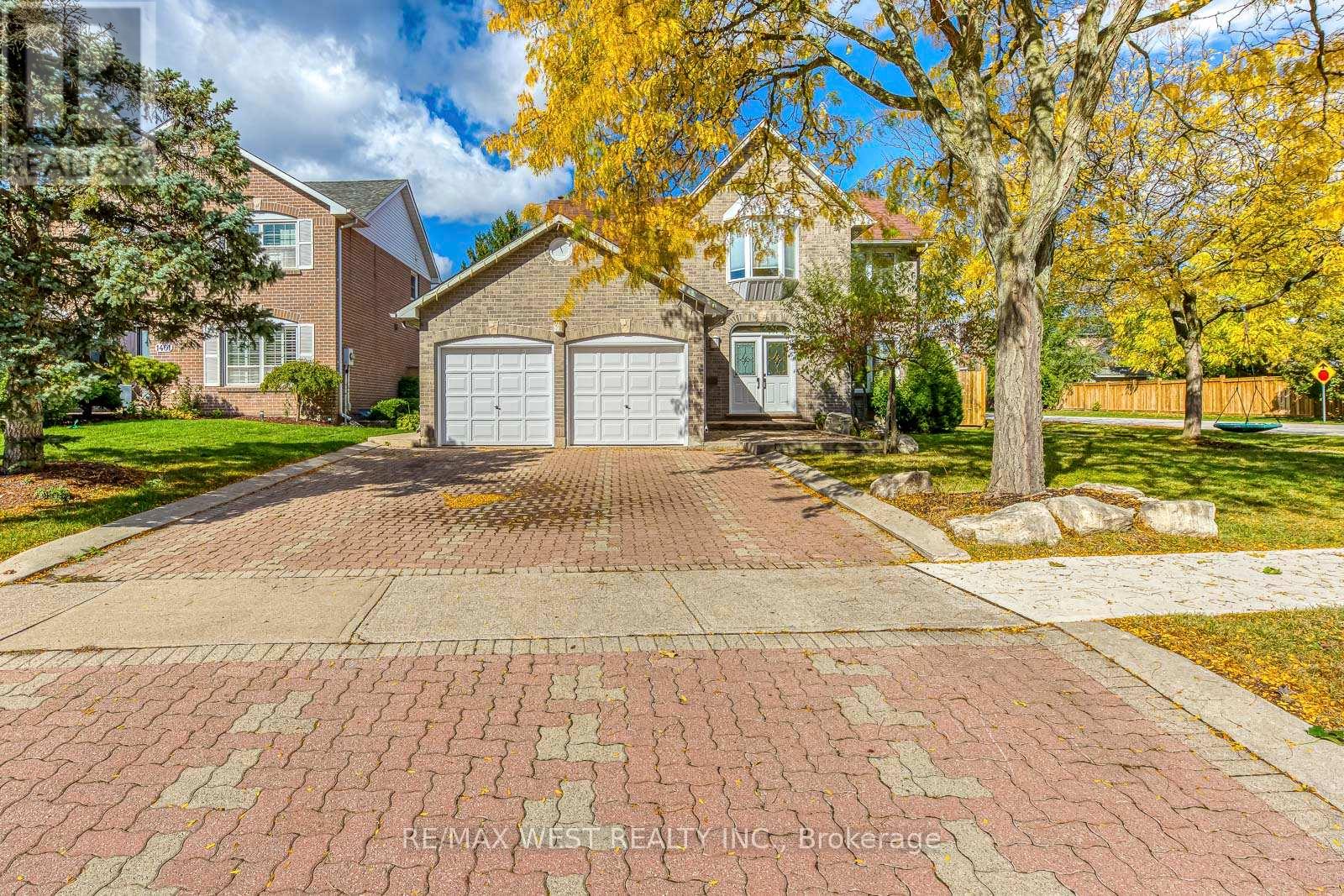 1397 Helen Court, Oakville, Ontario  L6L 6J9 - Photo 2 - W12673962