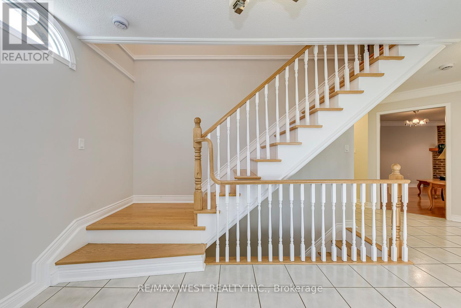 1397 Helen Court, Oakville, Ontario  L6L 6J9 - Photo 22 - W12673962