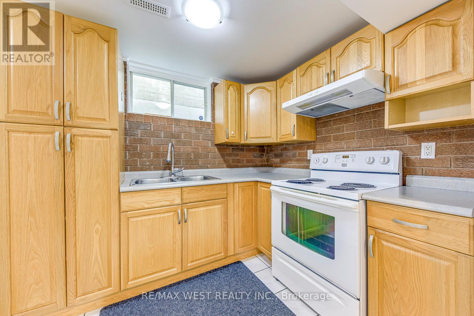 1397 Helen Court, Oakville, Ontario  L6L 6J9 - Photo 36 - W12673962