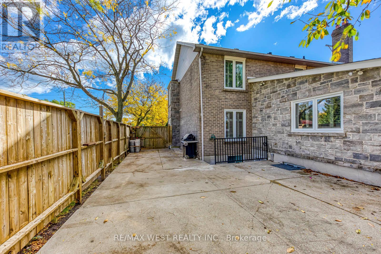 1397 Helen Court, Oakville, Ontario  L6L 6J9 - Photo 47 - W12673962
