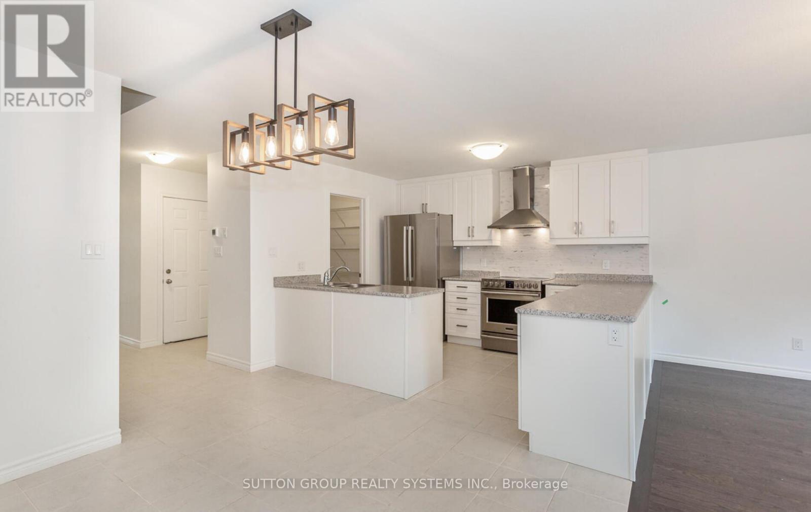 109 Woodedge Circle, Kitchener, Ontario  N2R 0P8 - Photo 10 - X12673914