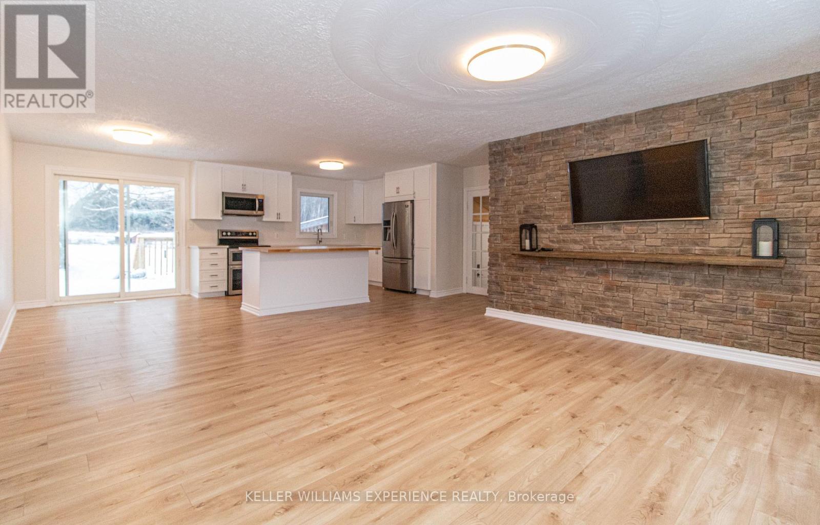 744 Trunk Road, Bonfield, Ontario  P0H 2E0 - Photo 3 - X12673916