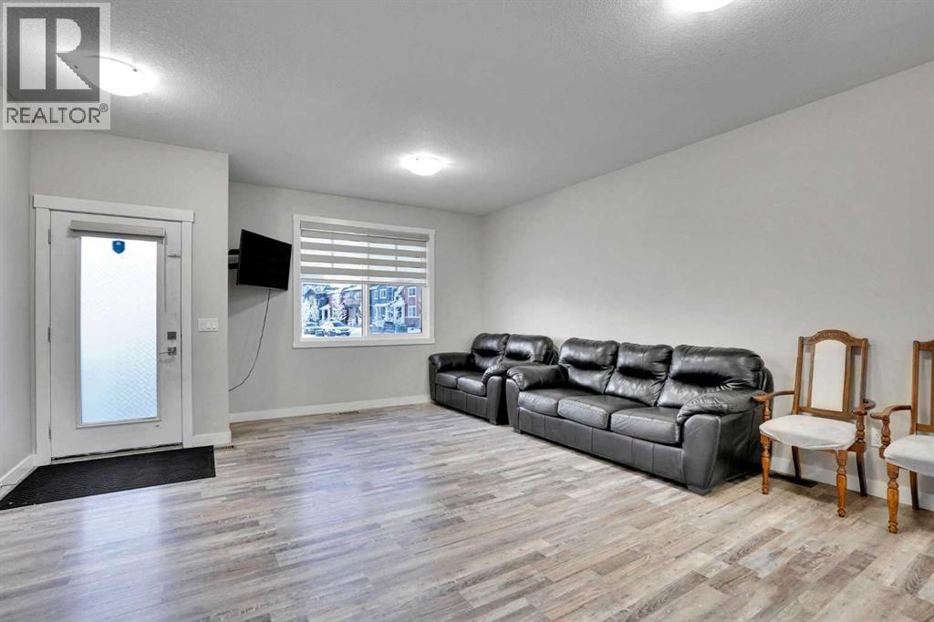 14 Belvedere Common Se, Calgary, Alberta  T2A 7G8 - Photo 4 - A2277680