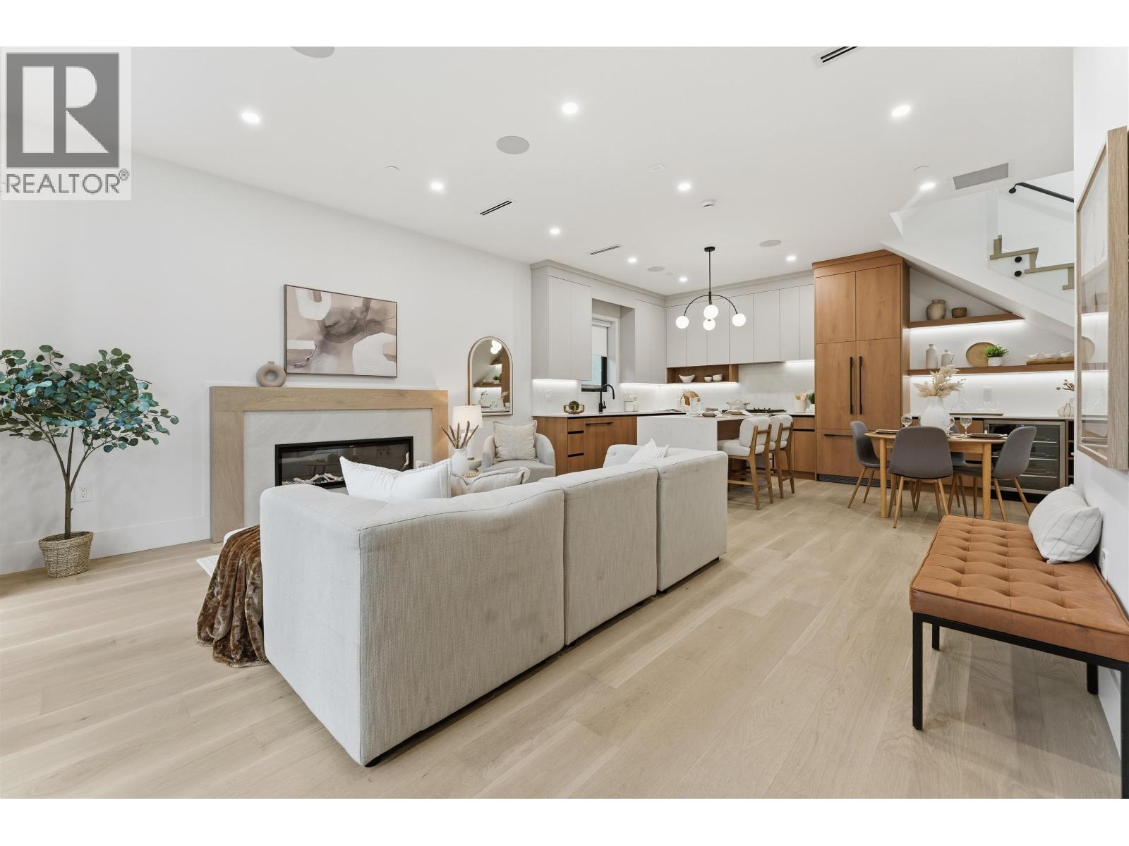 1 3218 W 38th Avenue, Vancouver, British Columbia  V6N 2X6 - Photo 2 - R3076932